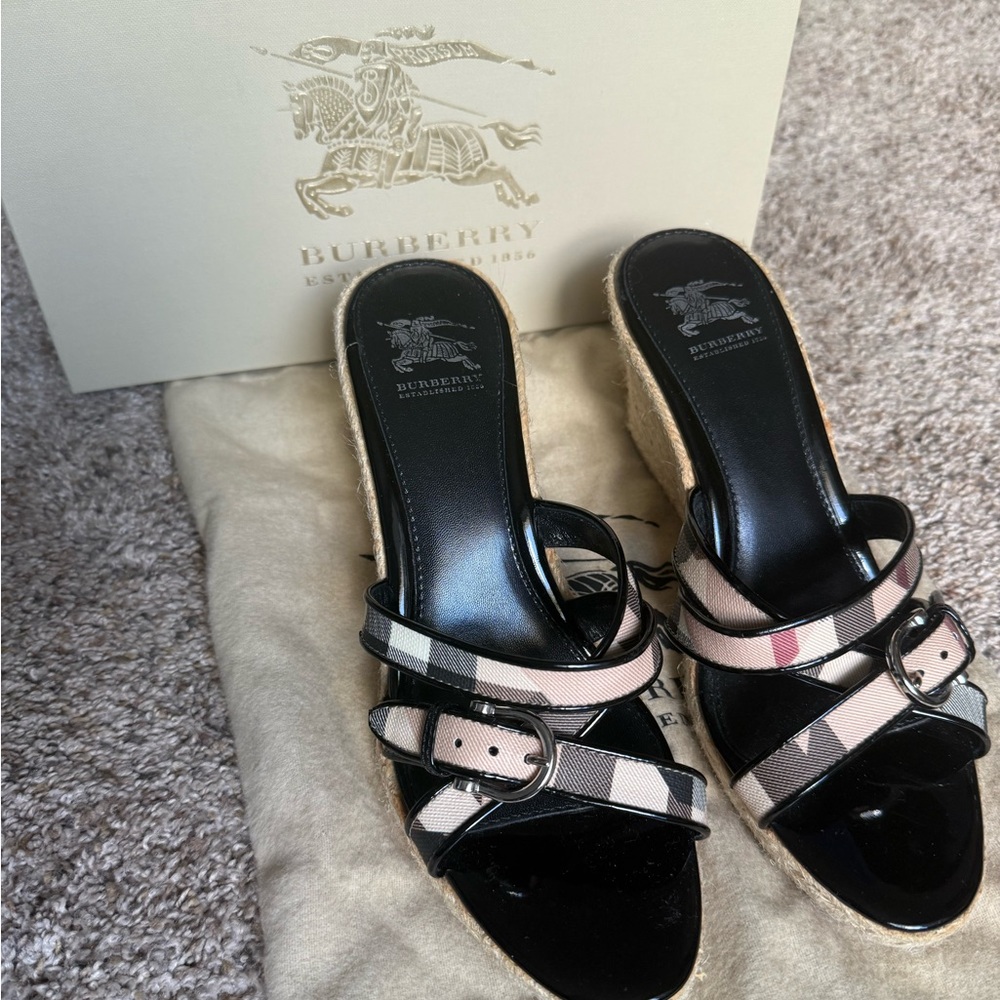 Burberry Heels Size 39 (US 8.5)